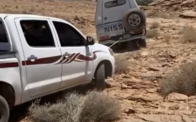 اخراج مركبة عالقة شرق الرفيعة